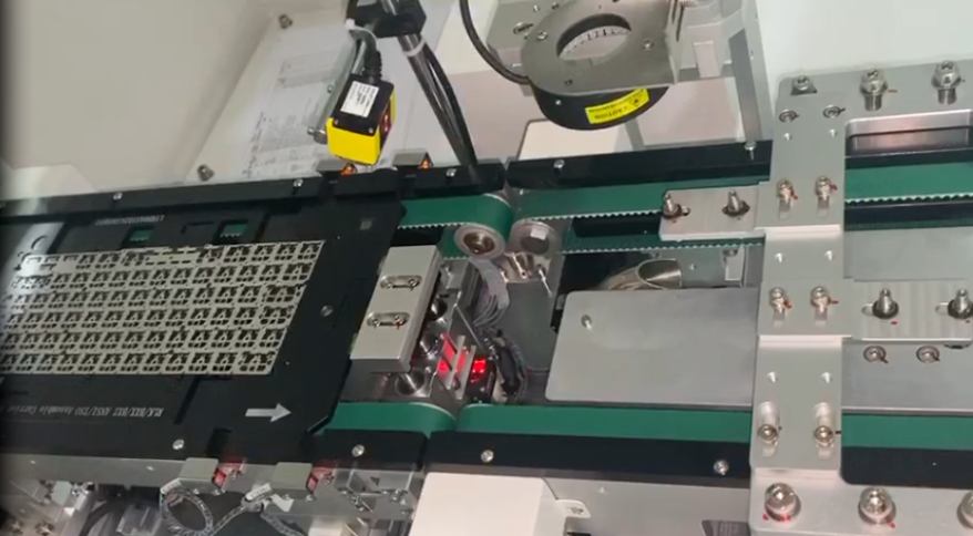 合杰工業讀碼器流水線讀取鍵盤上的DM碼